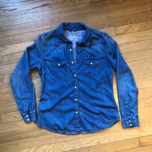Gap 1969 Denim Chambray Shirt Size M Snaps Pockets